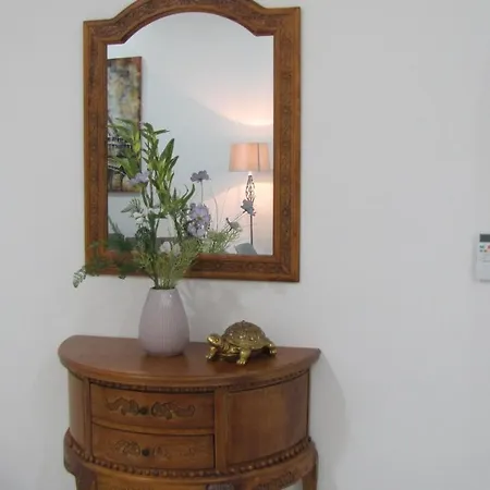 Flat 1, Palm Court, Plot 15 *